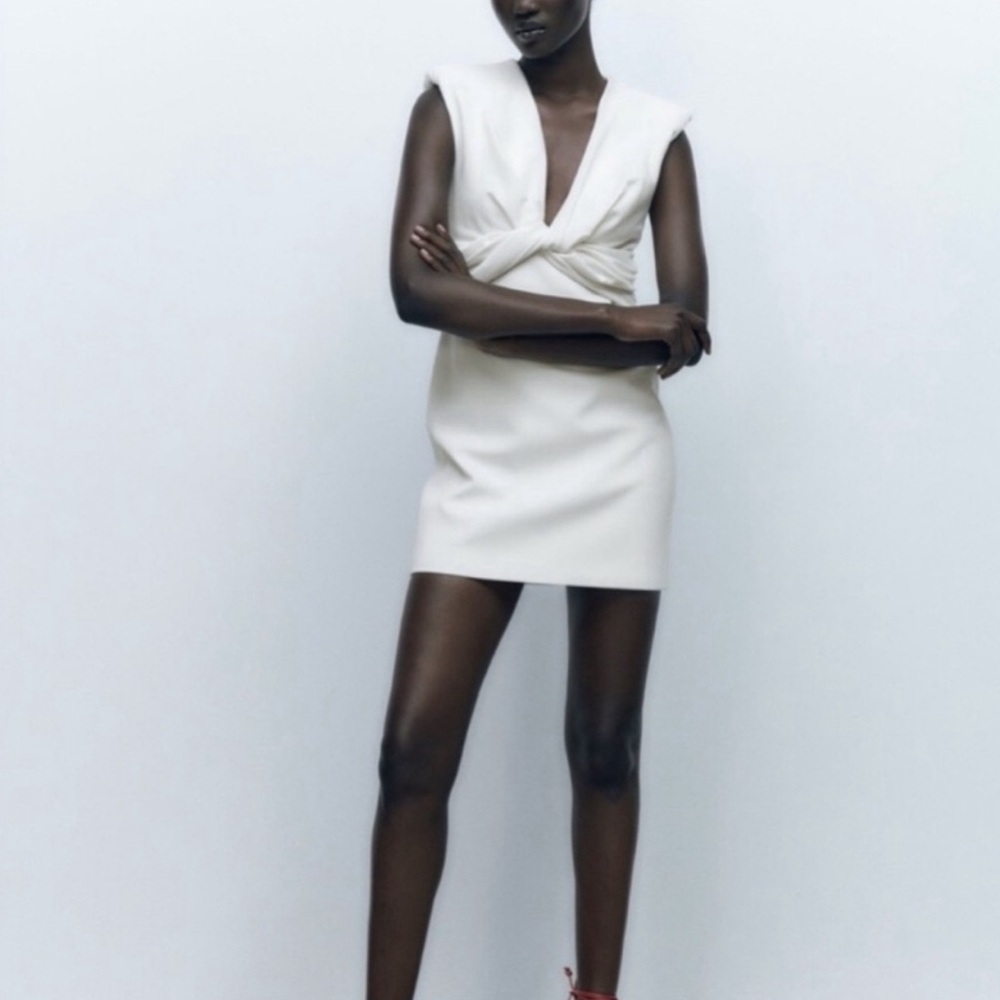 Zara Sleeveless  Mini dress NWT  Knotted  V neck  White shoulder pads